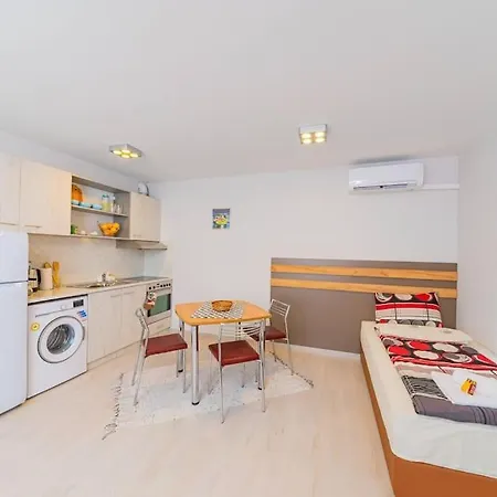 Apartment 'ozi' Quite Place In Perfect Center *