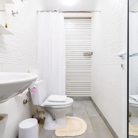 'ozi' Quite Place In Perfect Center Apartment *