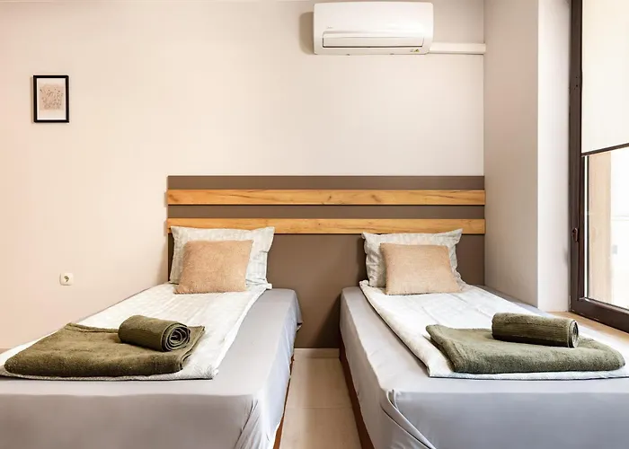 'ozi' Quite Place In Perfect Center Apartment