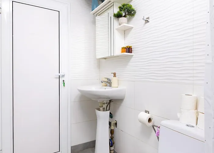 'ozi' Quite Place In Perfect Center Plowdiw